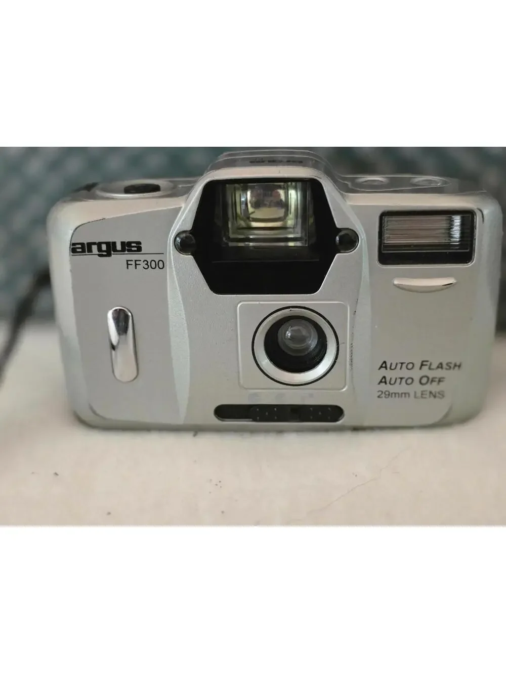 Argus FF300 35mm Point & Shoot Film Camera Auto Flash 29mm Lens Untested